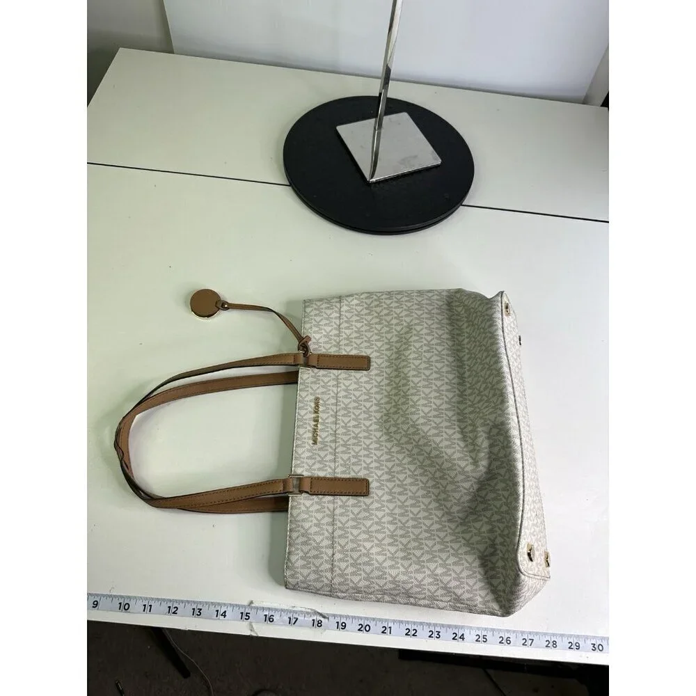 Michael Kors Jet Set Travel Md Carryall Tote White Canvas
